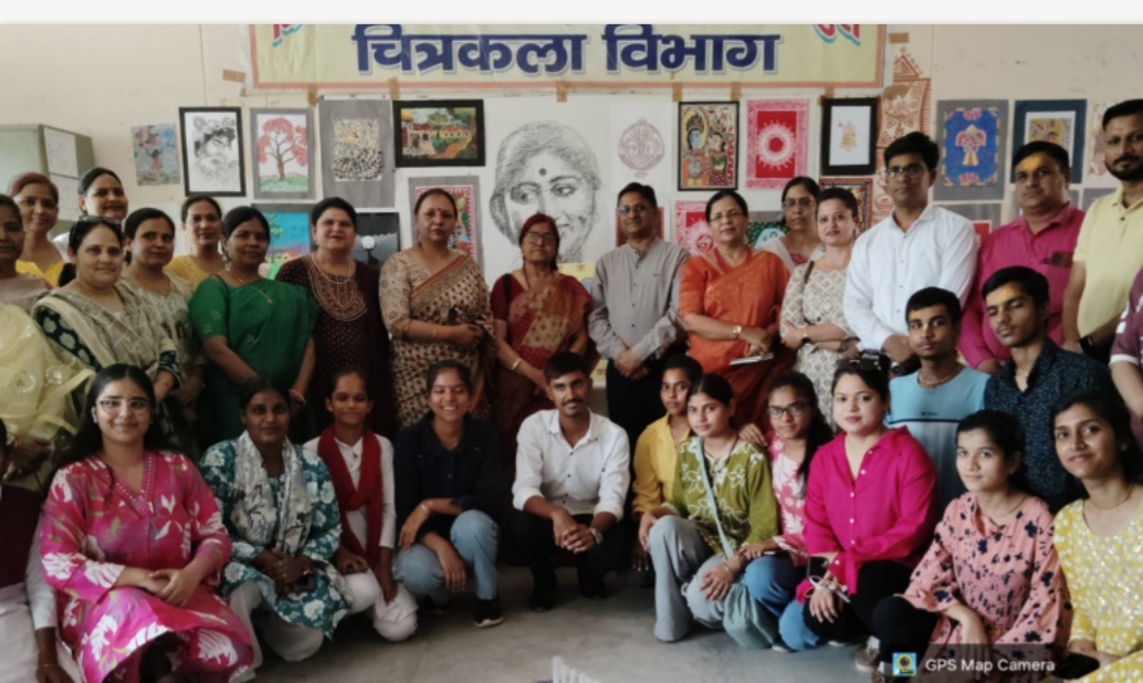 राज्य ललित कला अकादमी उत्तर प्रदेश संस्कृति विभाग एवं किशोरी रमण महिला स्नातकोत्तर महाविद्यालय, मथुरा के संयुक्त तत्वावधान में ग्रीष्मकालीन चित्रकला कार्यशाला का 02-05-2026 से 21-05-2026 तक आयोजन किया गया।